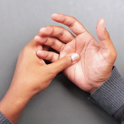 Comfortable grip reduces hand fatigue
